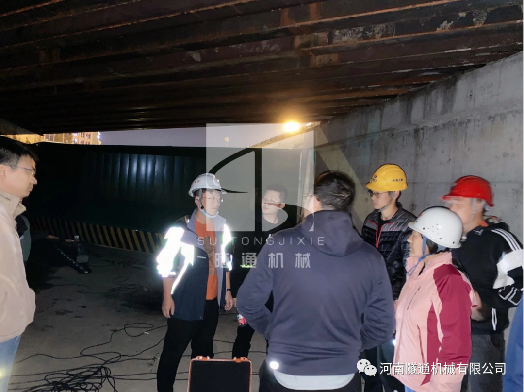 中國(guó)水利水電第七工程局有限公司成都軌道交通19號(hào)線鋼便橋項(xiàng)目順利通車(chē)(圖8) 8.png